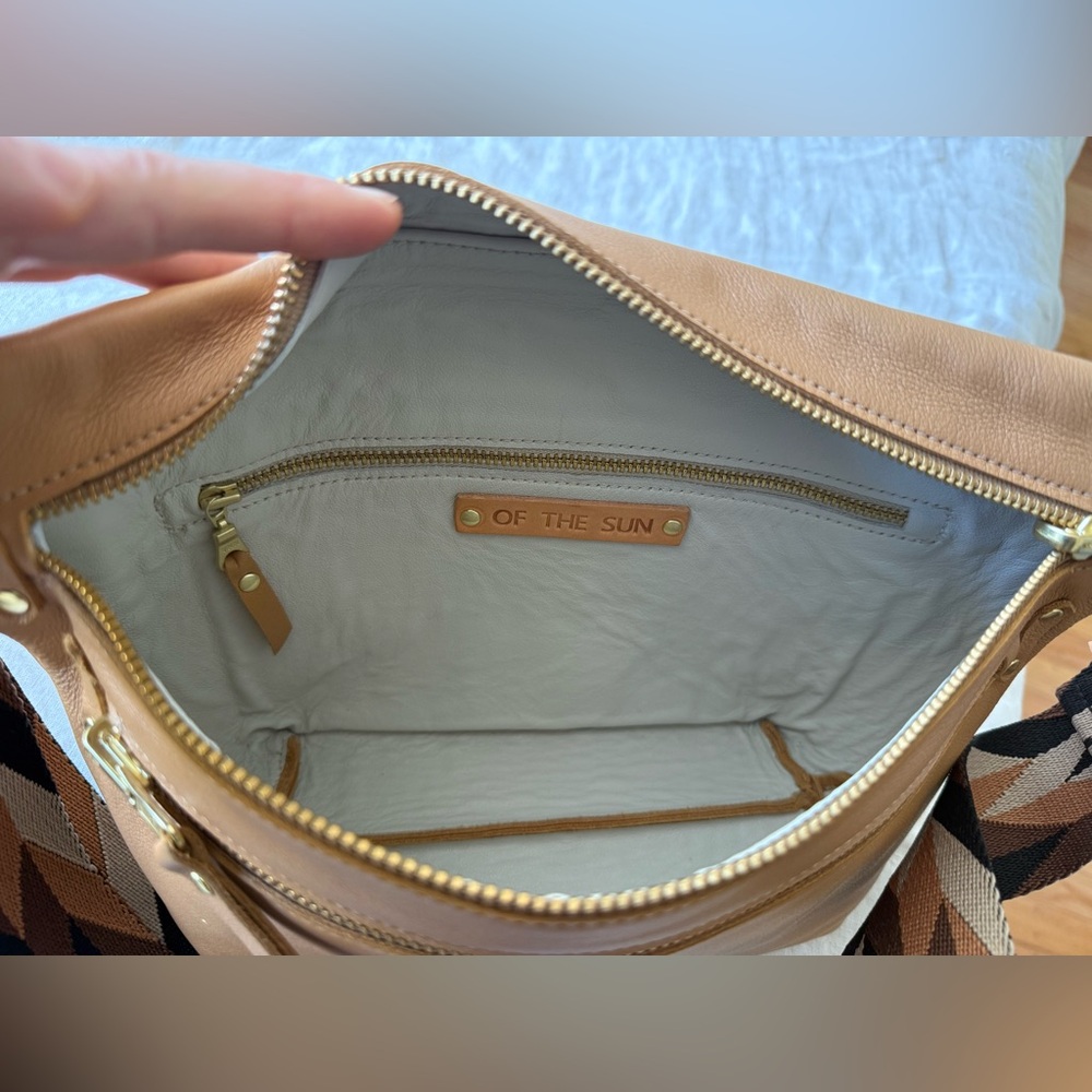 Of the Sun Large Leather Sling bag with Striped Strap - Picture 5 of 5